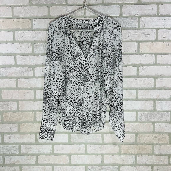 Joie Shauna Animal Print Long Sleeve Blouse in Porcelain Size M - Picture 4 of 10